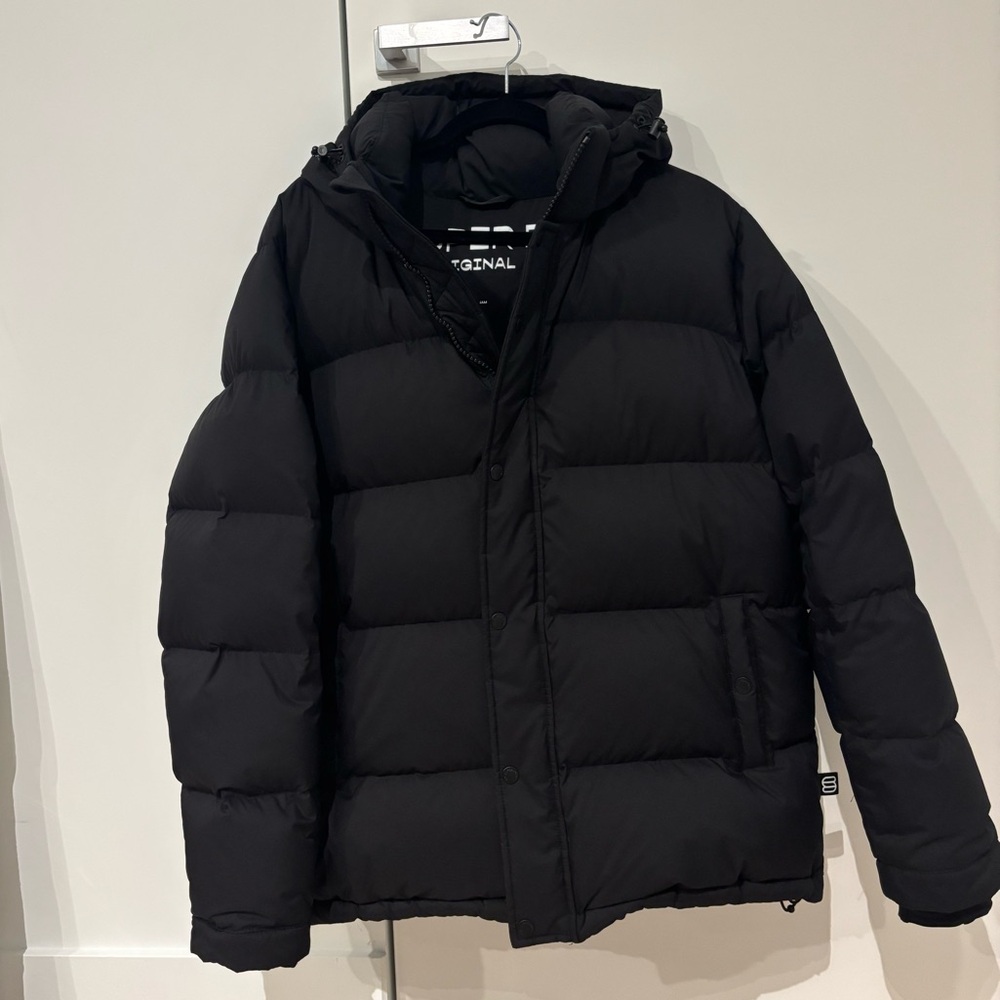 Aritzia Super Puff Size L - Black